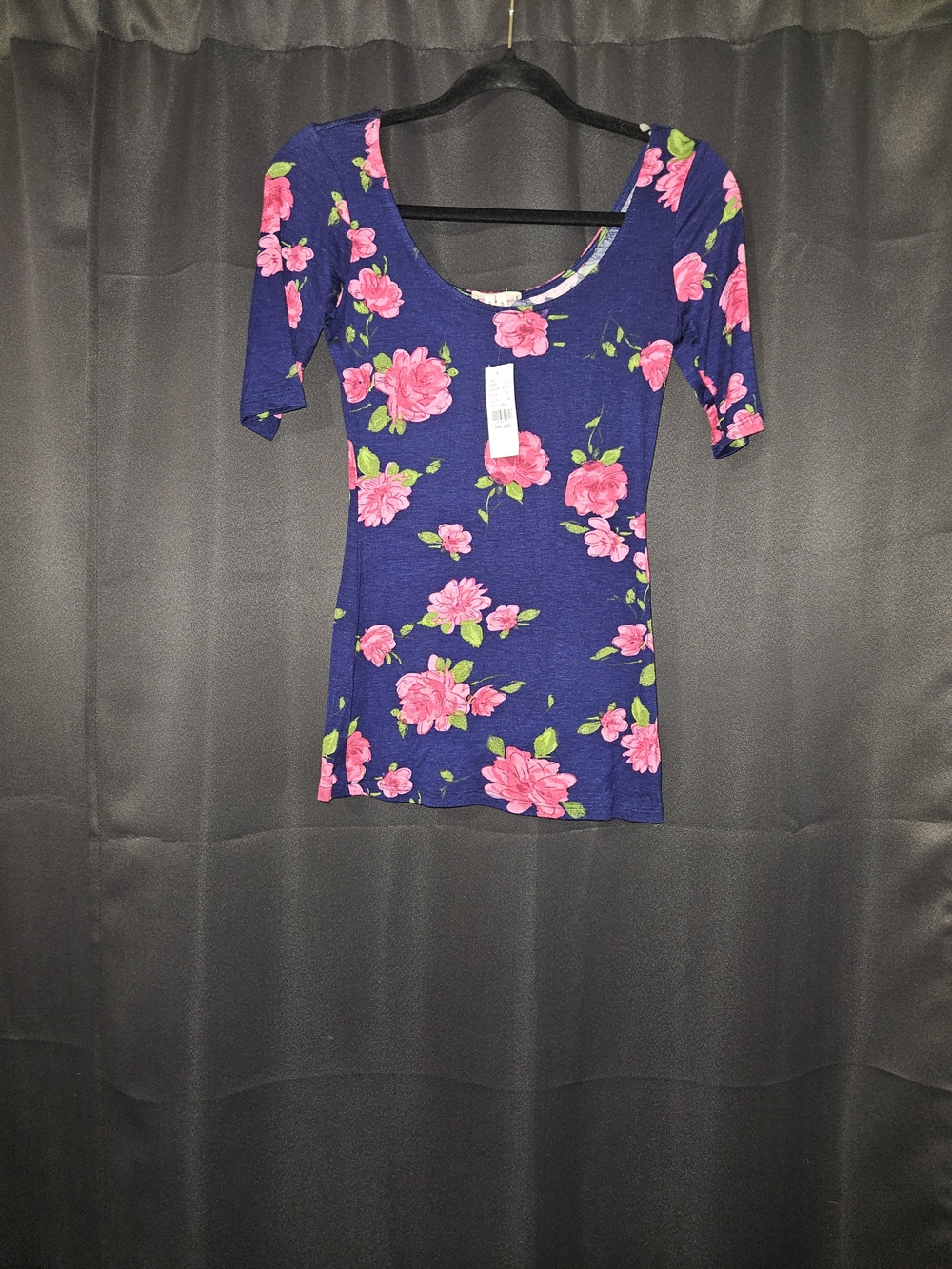 New Pacsun Kirra Navy Top with Pink Floral Print Made In USA Size Small
